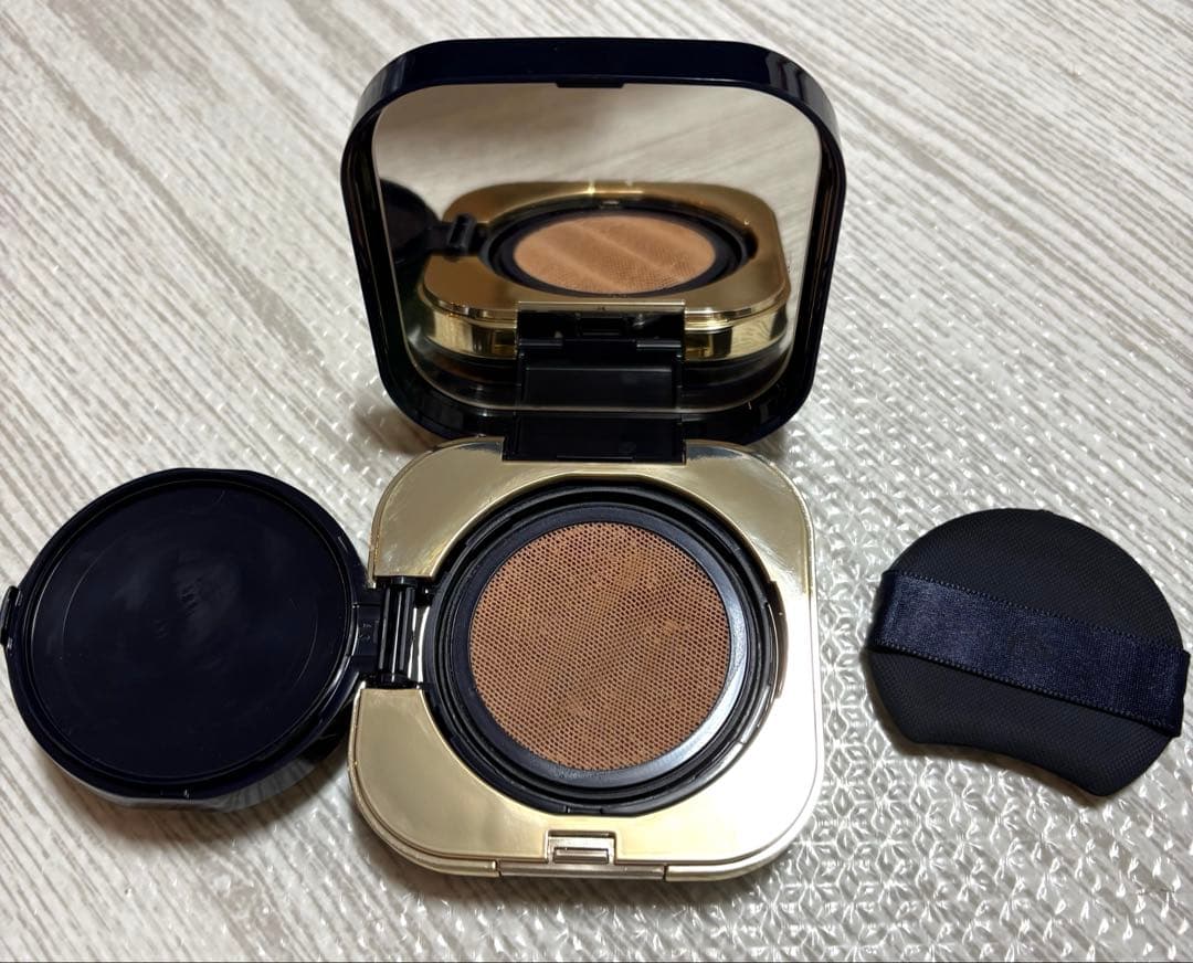 クレドポーボーテ　タンクッションエクラ ナチュレル　オークル20 ケース付き