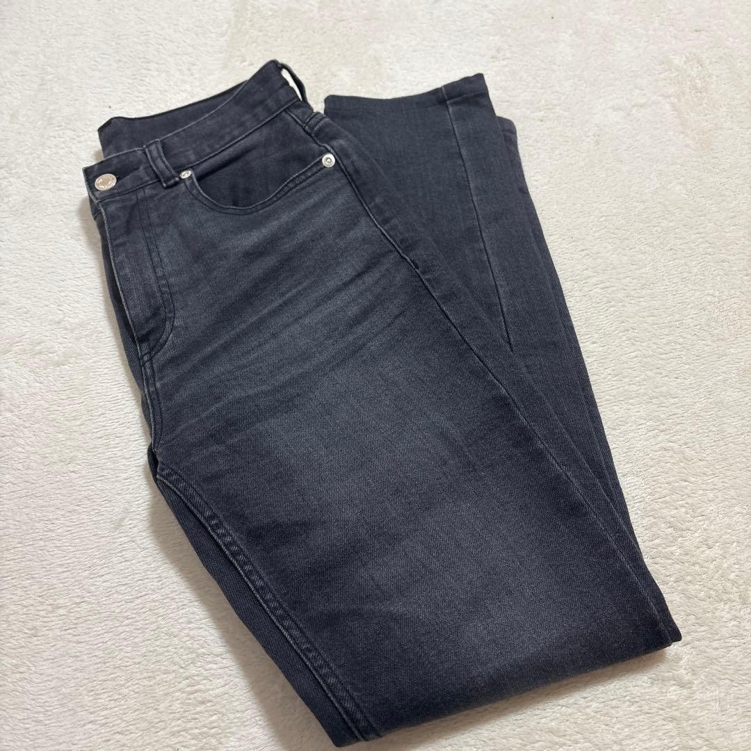アニュアンス　スリムストレートデニム