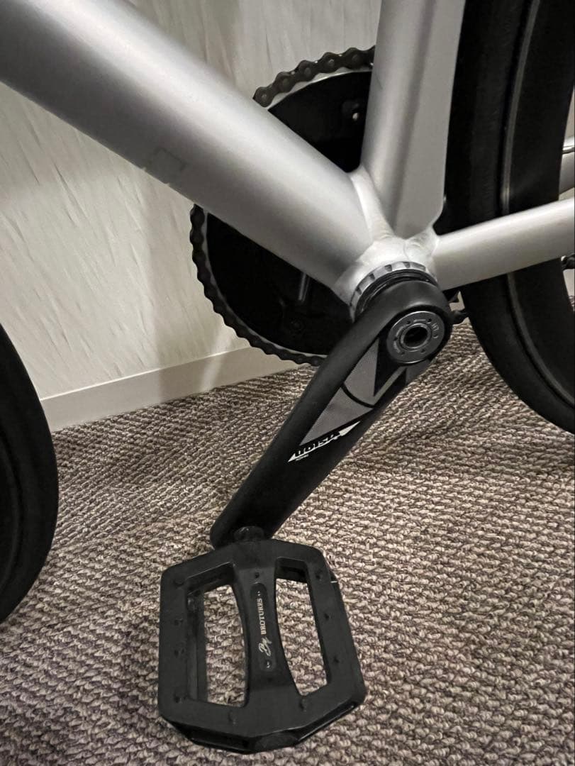 TYRANT BIKES MONARCH 完成車／マットシルバー