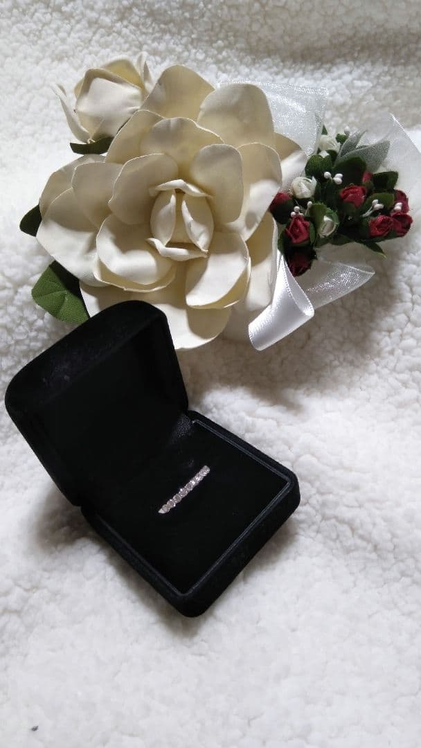 ダイヤモンドプラチナハーフエタニティリング、０、５カラット美品です。