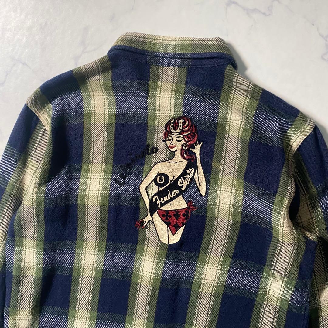 【美品】ウィアード　ネルシャツ　チェック柄　刺繍　大きいサイズ　長袖シャツ　L