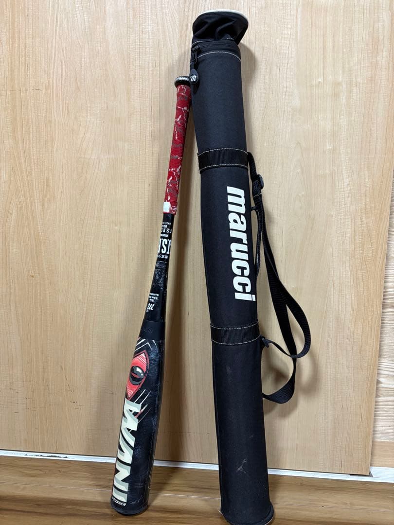 Marucci INVICTA バットとケースセット（アカオニ）