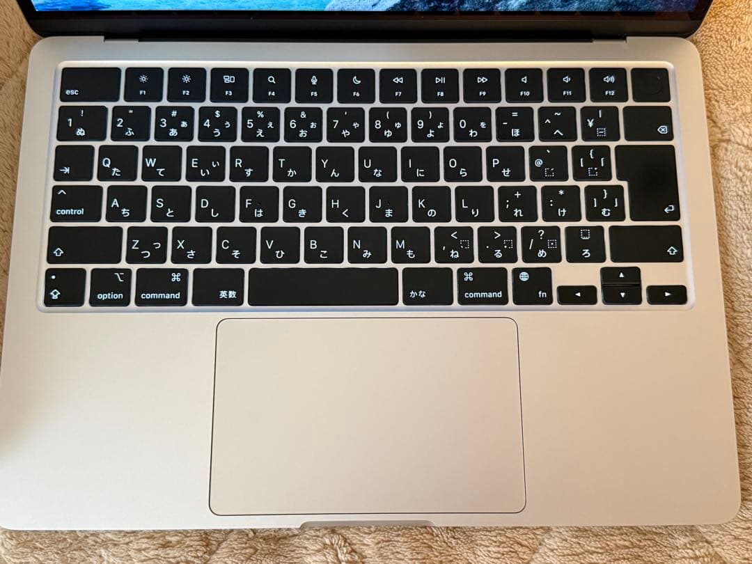 MacBook Air M2 13.6インチ16GB