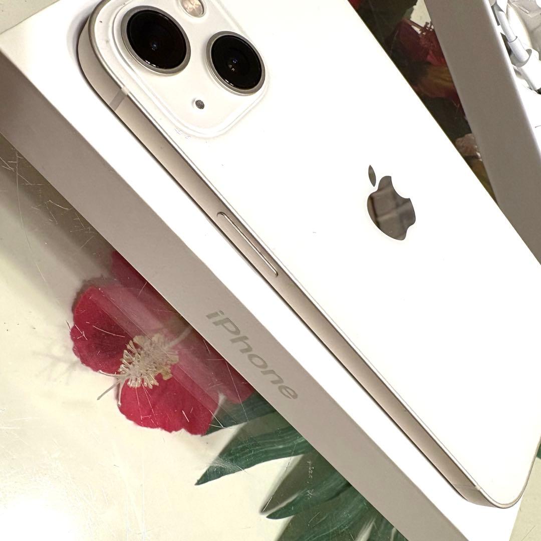 極美品　Apple iPhone 13スターライト　白
