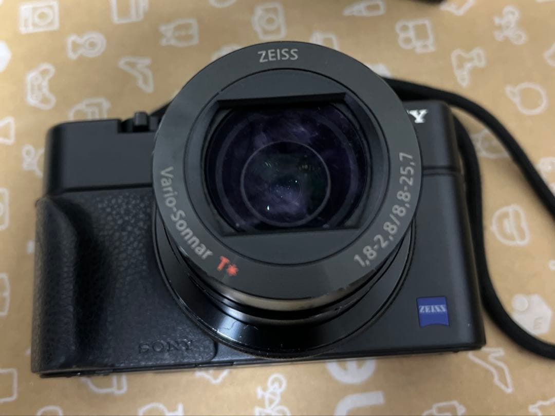 ソニー　サイバーショット　Sony DSC-RX100M4