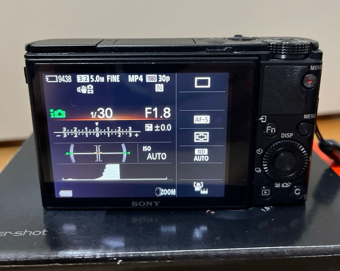 ソニー　サイバーショット　Sony DSC-RX100M4