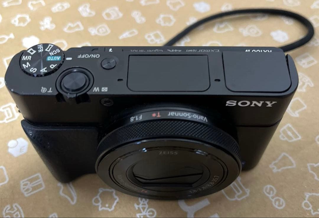 ソニー　サイバーショット　Sony DSC-RX100M4