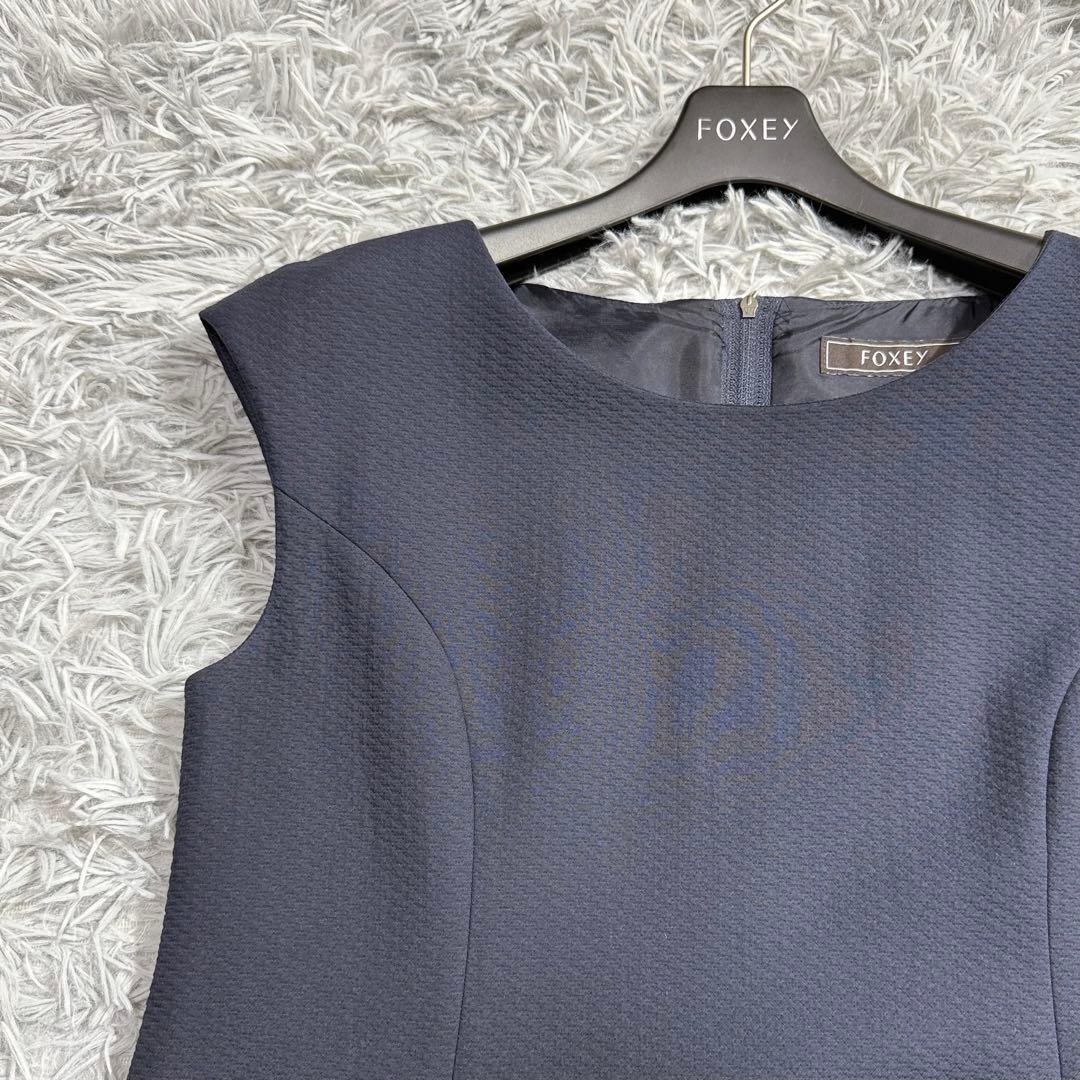 美品✨フォクシー 定価10万 人気 ジャスミンホワイト ロゴ刺繍 ミッドナイト