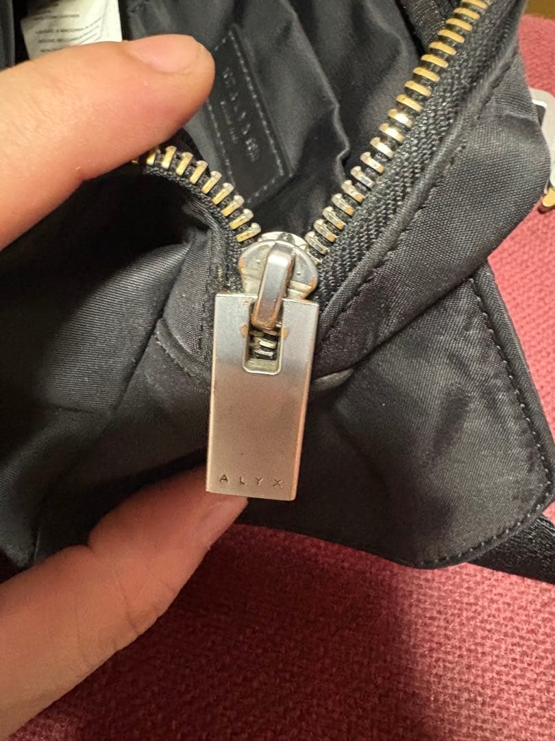 1017 ALYX 9SM ボディバッグ　化粧袋あり
