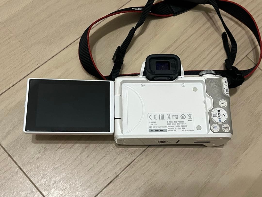 Canon EOS Kiss M カメラ ミラーレス一眼