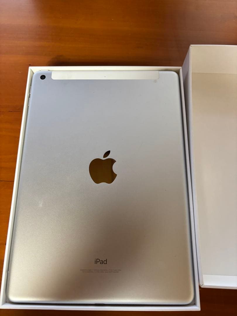 iPad本体 iPad6th generation Wi-Fi Cellular