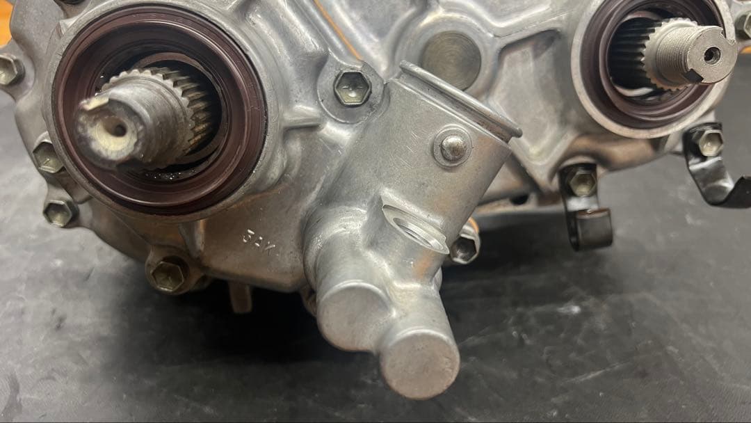 ジムニー JA11 トランスファー LO6.5ダウンギア オイルシール新品