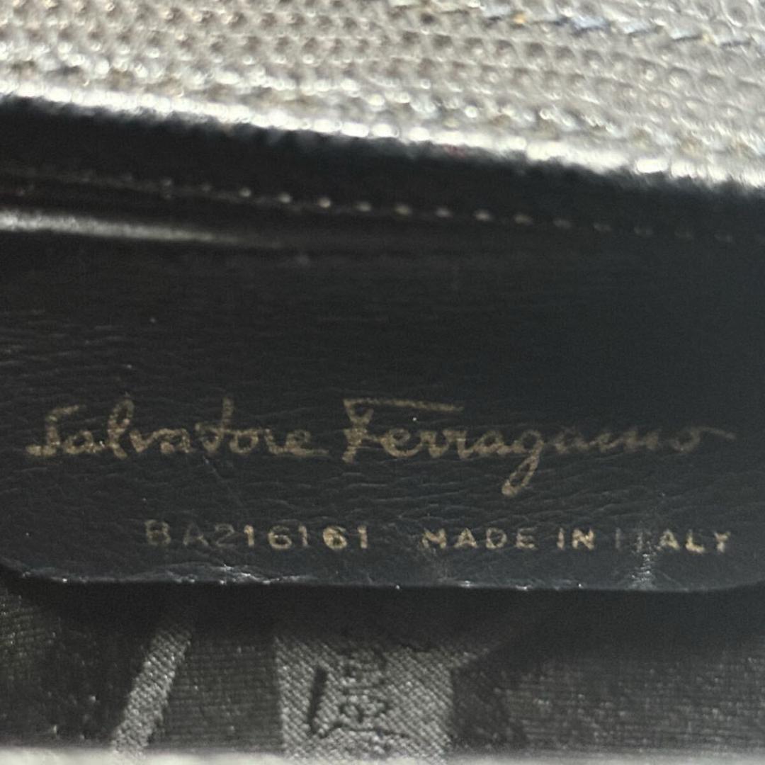 正規品　サルヴァトーレフェラガモ ヴァラ リボン バケット ネイビー　送料無料