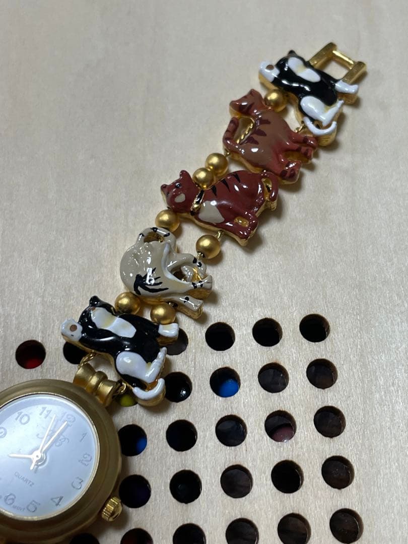 Jenny b Quartz 重さ51g 猫　動物モチーフ ブレスレット　腕時計