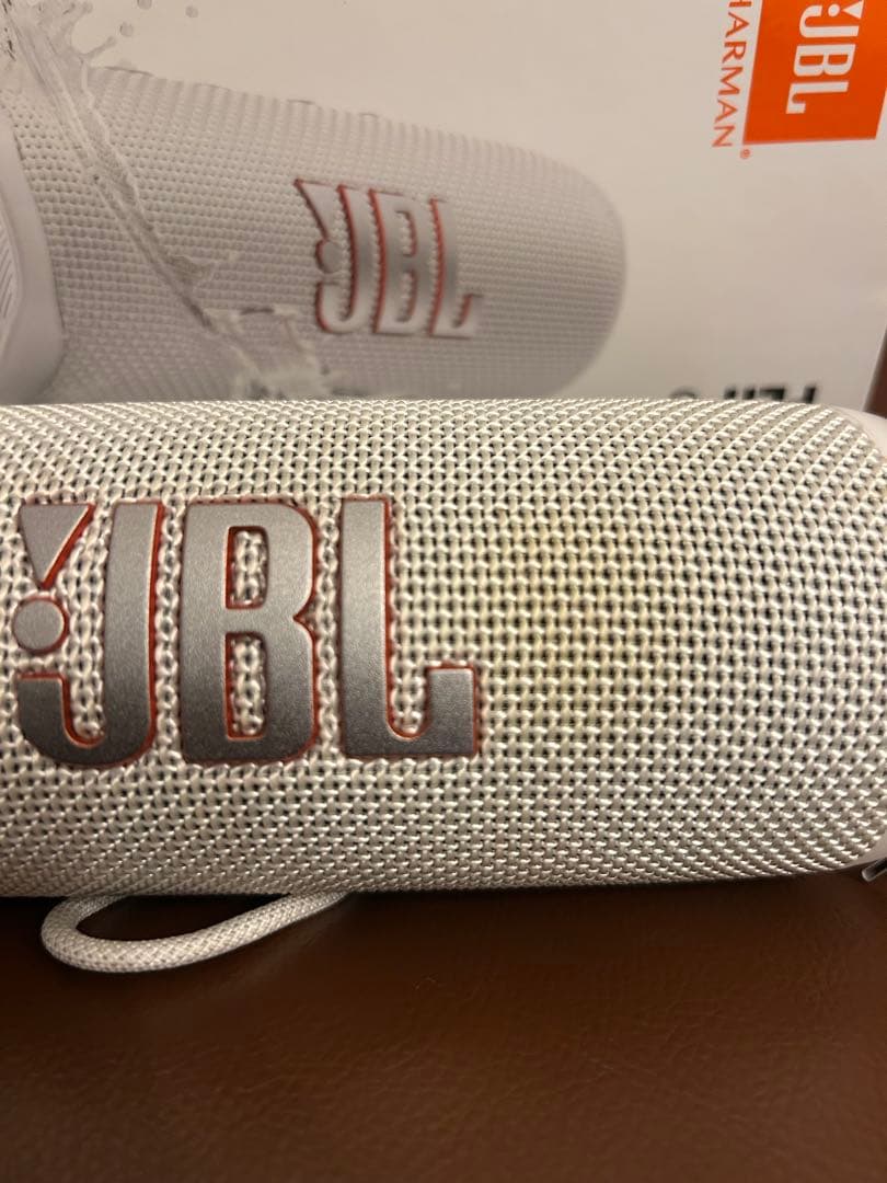 JBL Flip ホワイト ワイヤレススピーカー