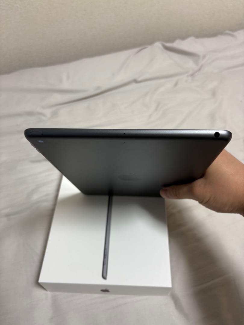 a*y様 Apple ipad 第8世代 32GB バテッリー容量89%