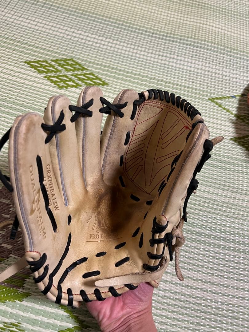 ア*ー様 軟式グローブ 左投げ投手用　キャッチャーミット右投げ