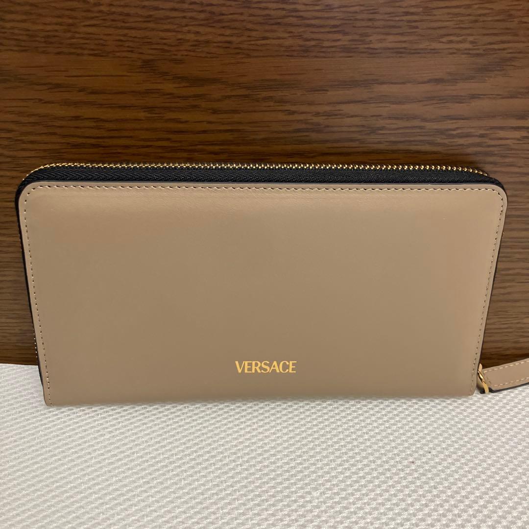 新品　ヴェルサーチ　ラウンドファスナー　長財布　メドューサ　ベージュ