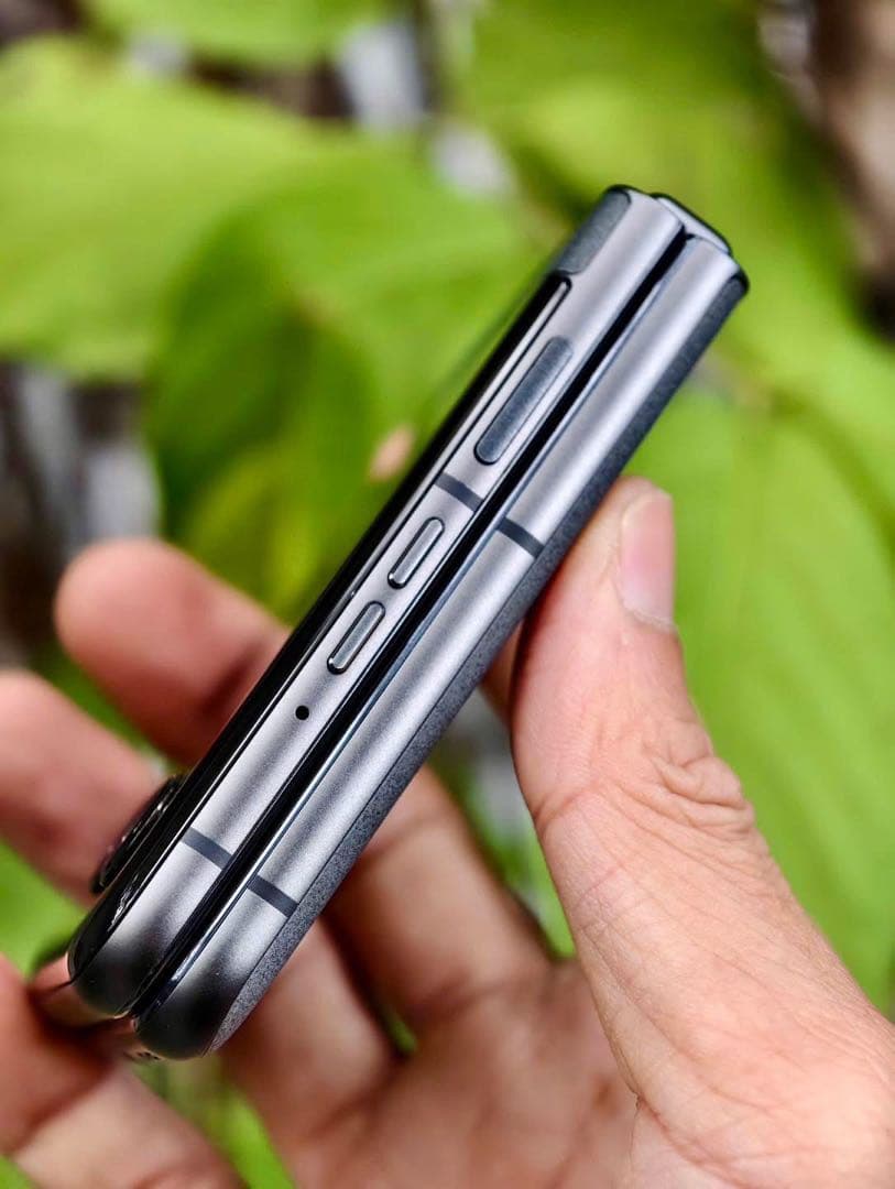 Motorola razr 50 グレー 本体のみ（箱なし）