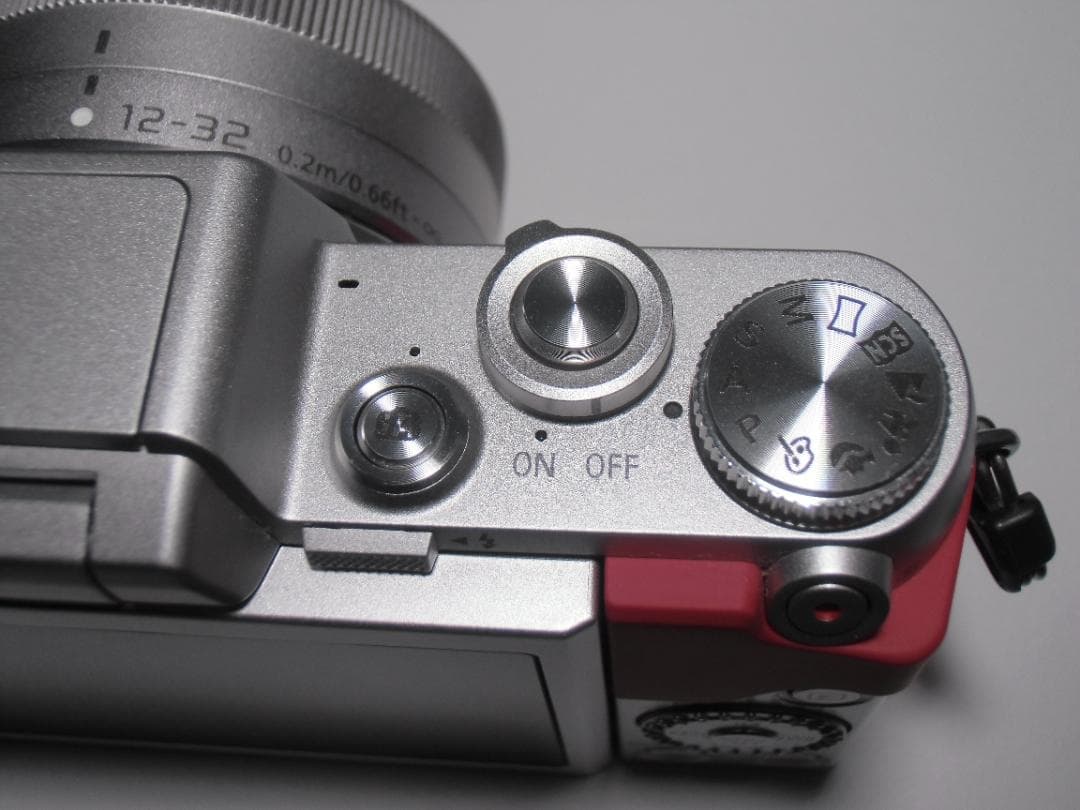 パナソニック LUMIX G DMC-GF7W ダブルズームレンズ　B049