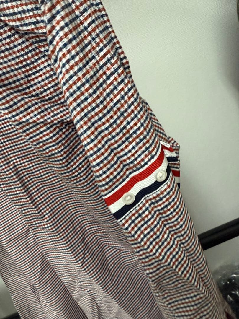 トムブラウン　RWBアームバンドシャツ　　　　4 ボタンダウンシャツ　THOM