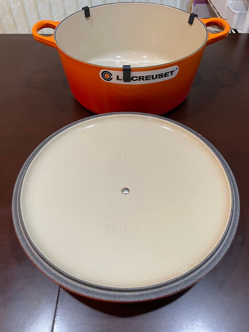 ルクルーゼ ココットロンド　24cm 両手鍋　未使用