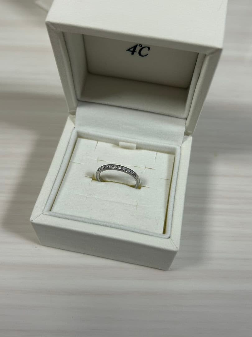 4C プラチナ ハーフエタニティリング7号