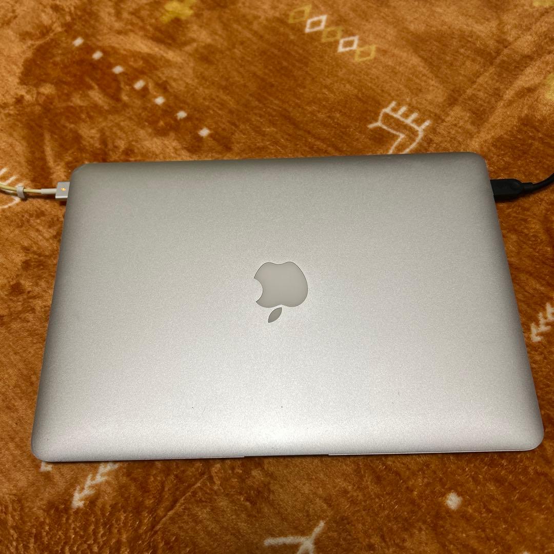 ジャンク品　MacBook Air 2017 A1466 SSDなし