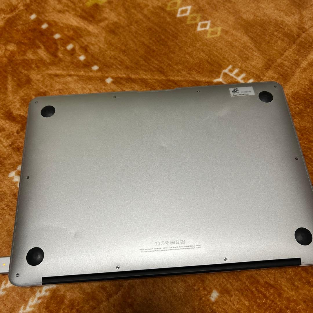 ジャンク品　MacBook Air 2017 A1466 SSDなし