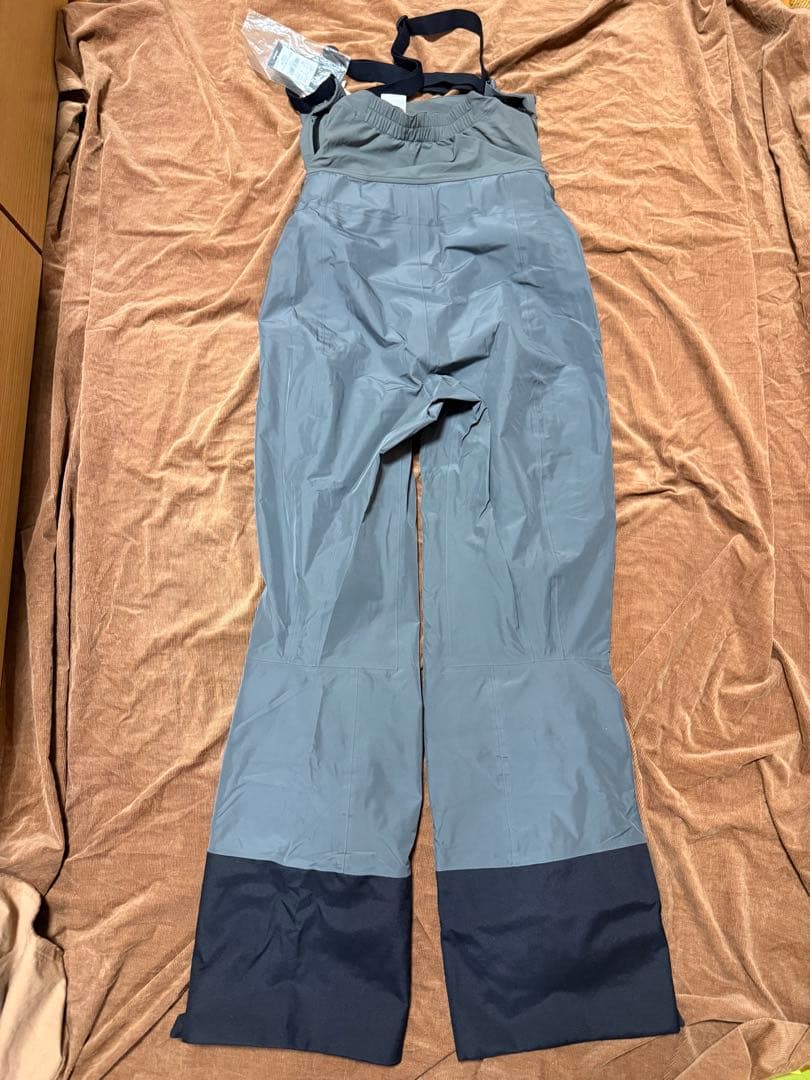 値下げ！adidas GORE-TEX ビブパンツ　スキーorスノーボードウェア