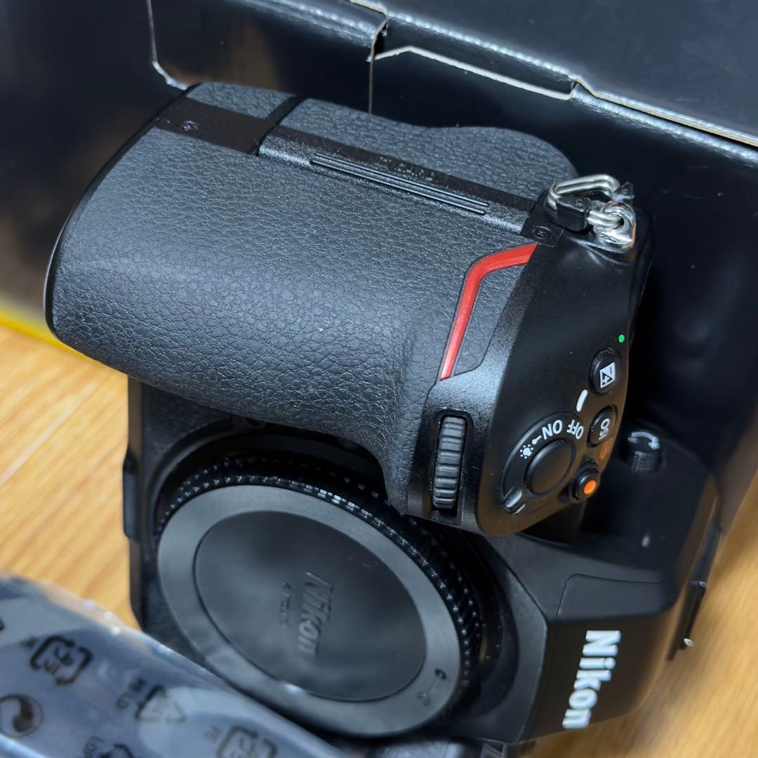 【美品】Nikon Z8（保護ガラス取り付け済み）