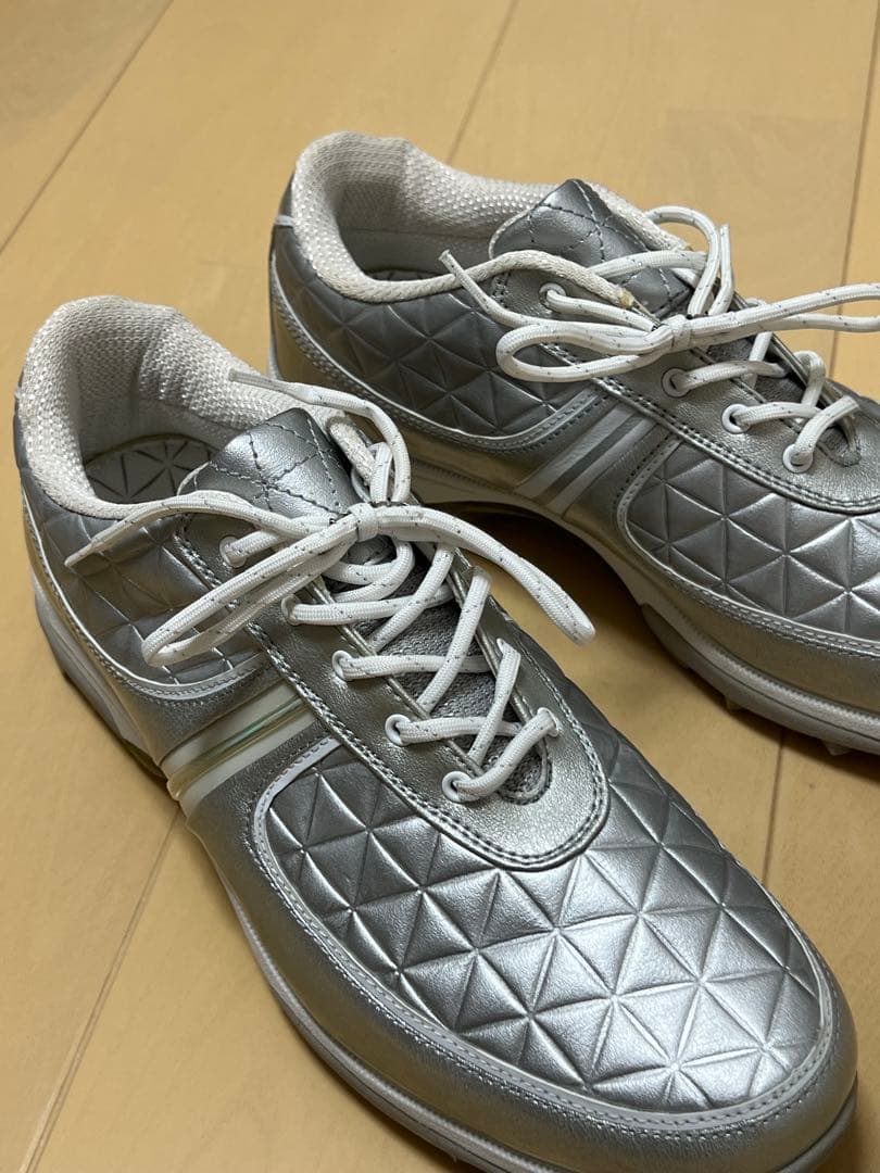 xxio ゼクシオ　シルバー ゴルフシューズ 女性用