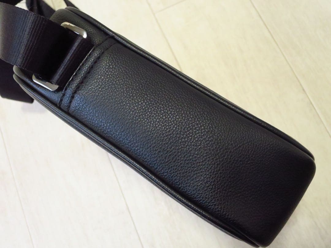 ARMANI EXCHANGE アルマーニエクスチェンジ ショルダーバッグ 美品