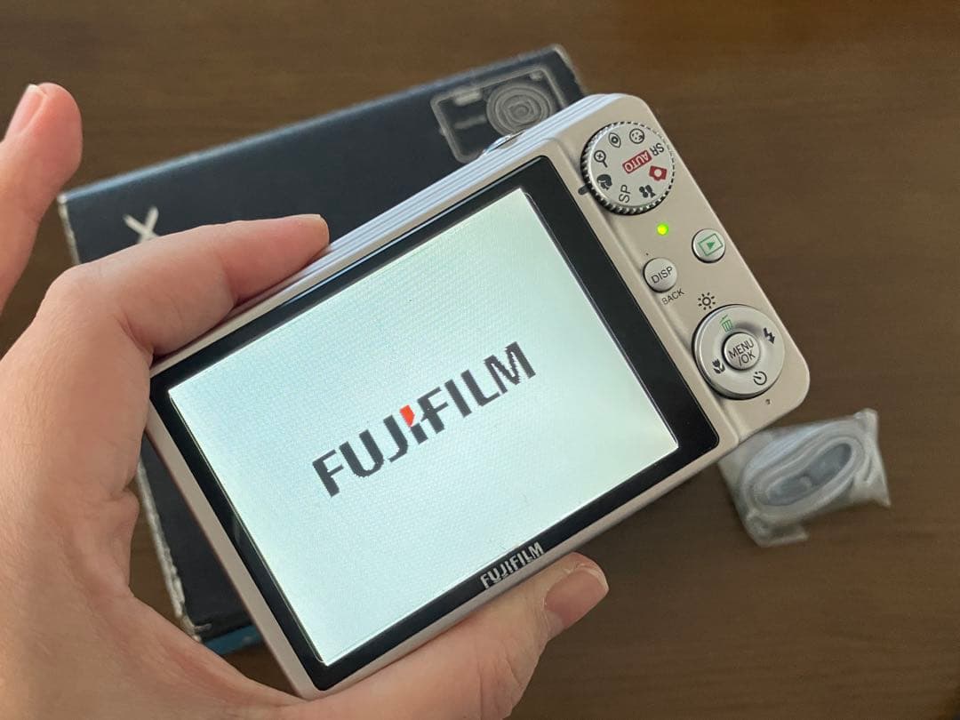 デジタルカメラ FUJIFILM FinePix J250