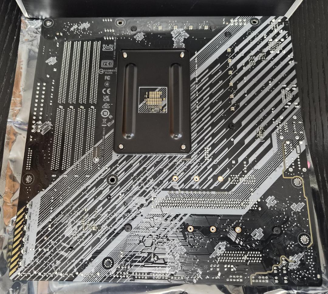 CPU RYZEN7 5700X & TUF-GAMING B550M-PLUS