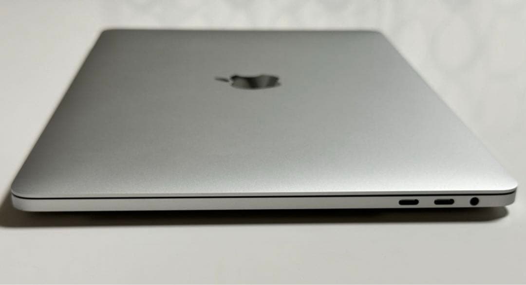 MacBook Pro 2018 おまけ付き 8GB/256GB