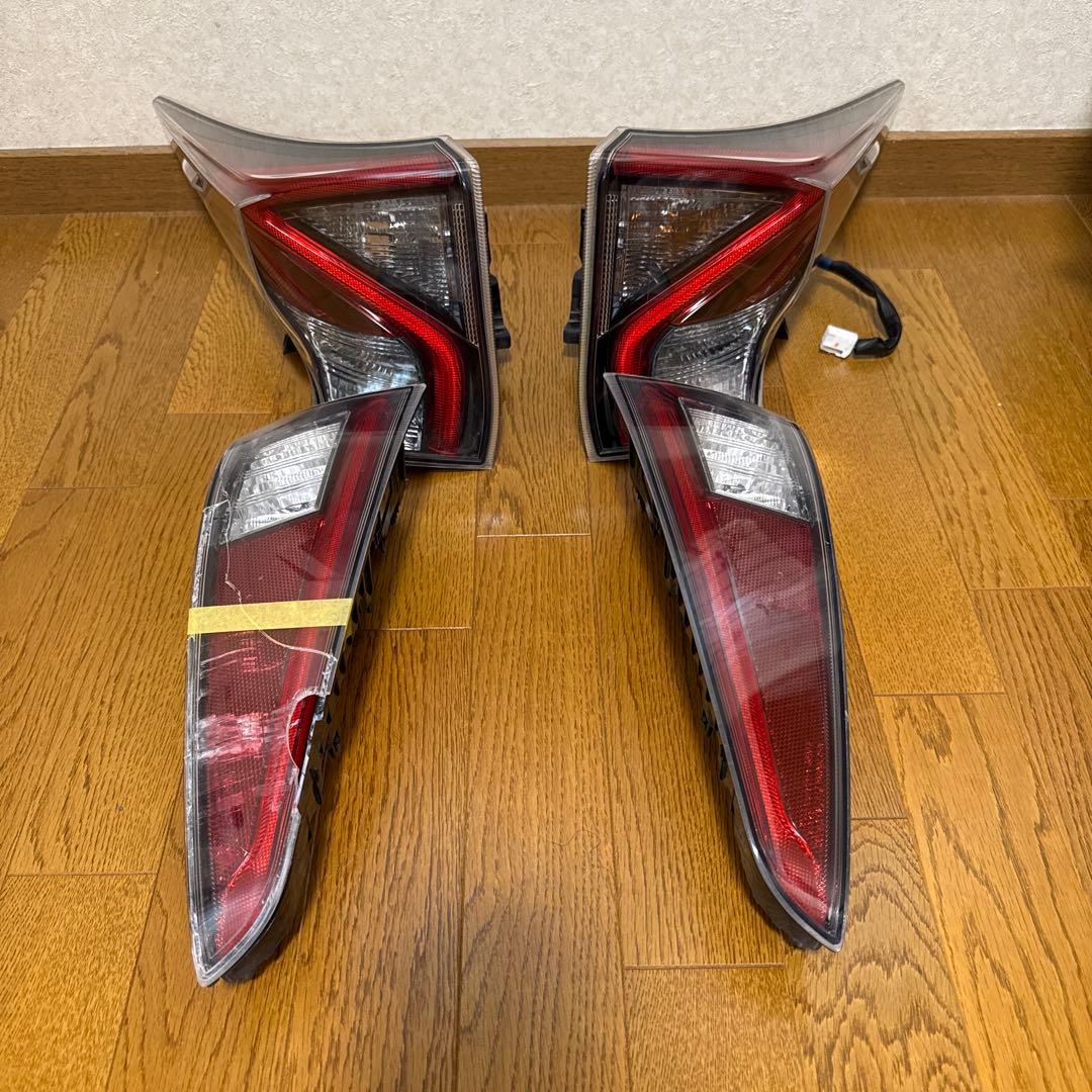 zvw50 51 55 50プリウス 前期　純正テールランプ　(説明欄参照)