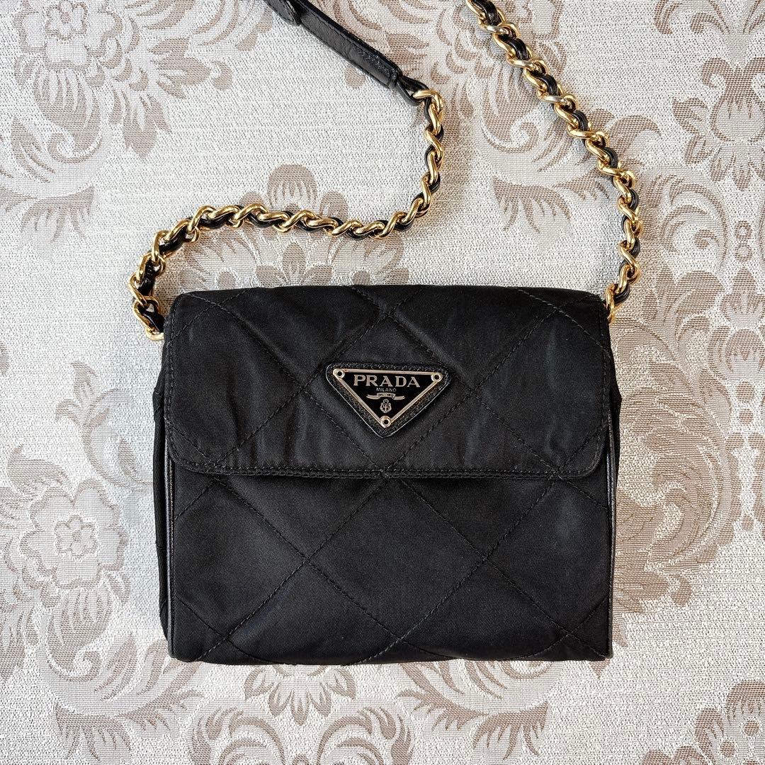 プラダ★ウエストポーチ★キルティング　チェーン　黒