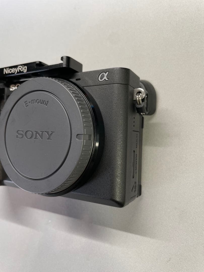 【美品・傷無し】　Sony α6400 ボディ　ミラーレス　　一眼　カメラ