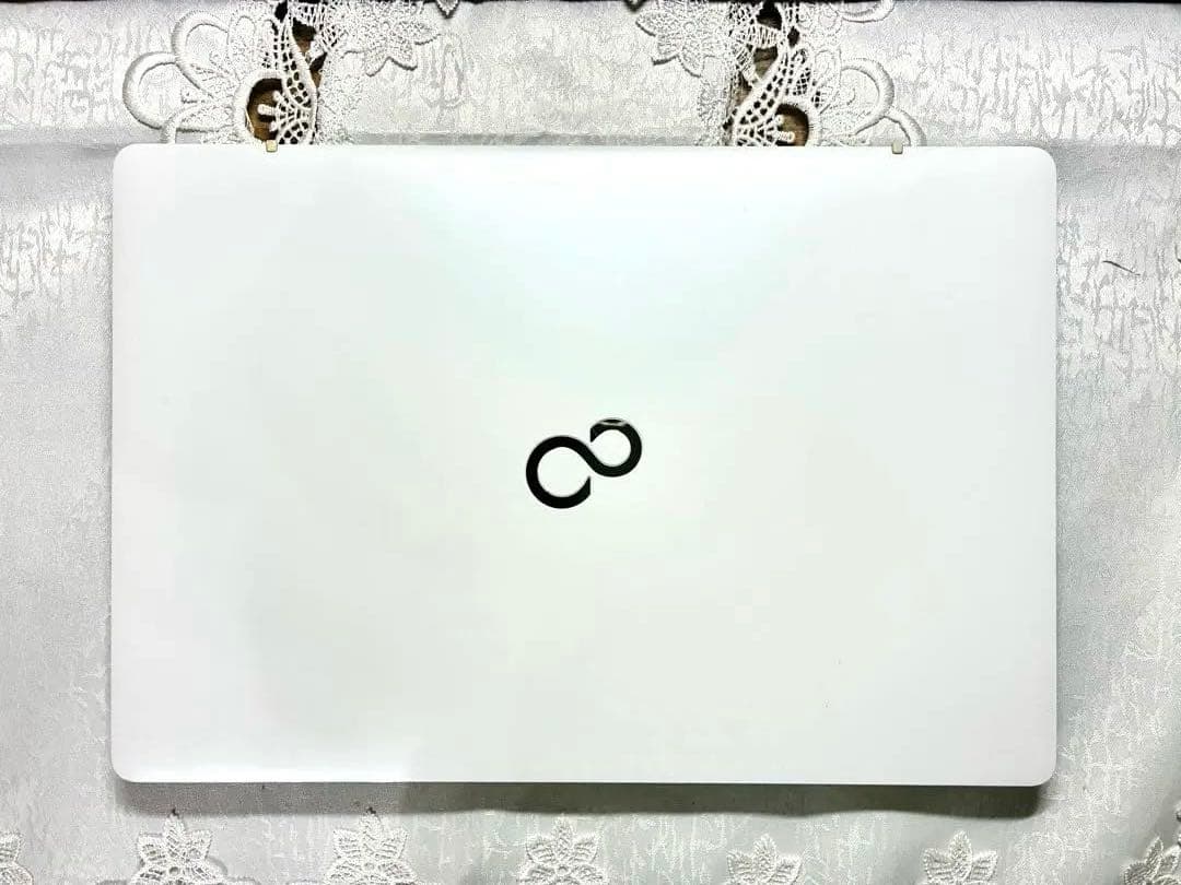 H*C様 富士通ノートPC ホワイト　LIFEBOOK AH51/C3 FMVA