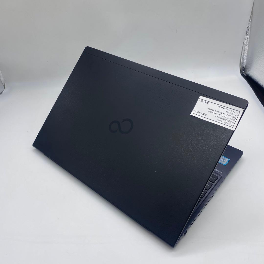 FUJITSU LifeBook U Series FMVU09001 第7世代