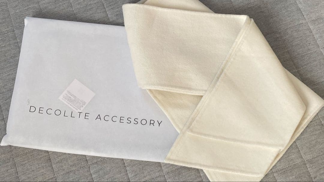 【F】完売品　デコルテアクセサリーストール