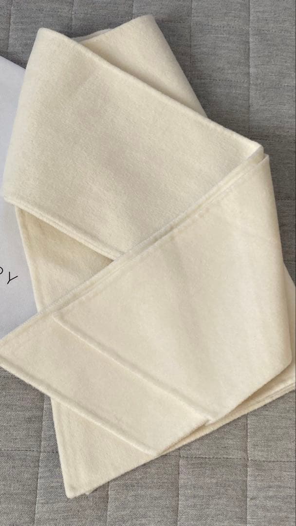 【F】完売品　デコルテアクセサリーストール