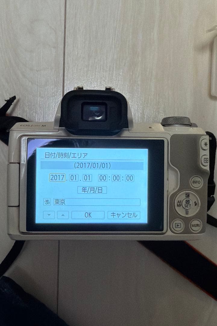 【純正レンズ3本セット】Canon EOS KissM ミラーレス一眼　ホワイト