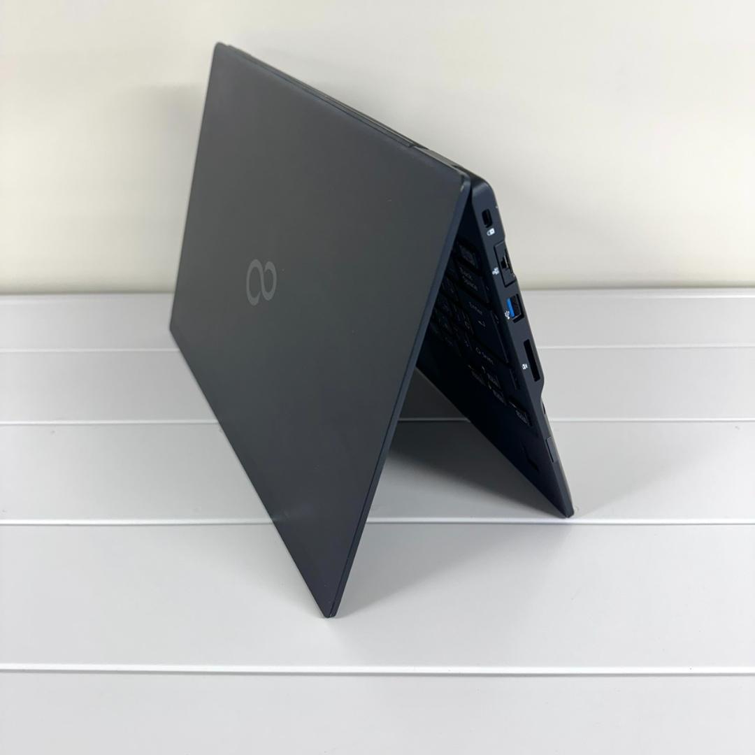 Windowsノート本体 Fujitsu Lifebook U939/B 256GB Windows11