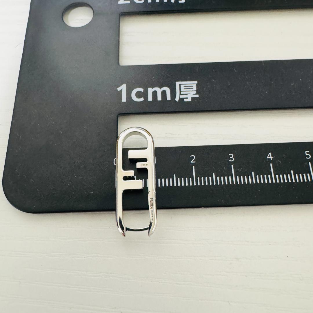 目黒蓮着用　FENDI フェンディ　オーロック　ピアス　シングル　片耳　シルバー