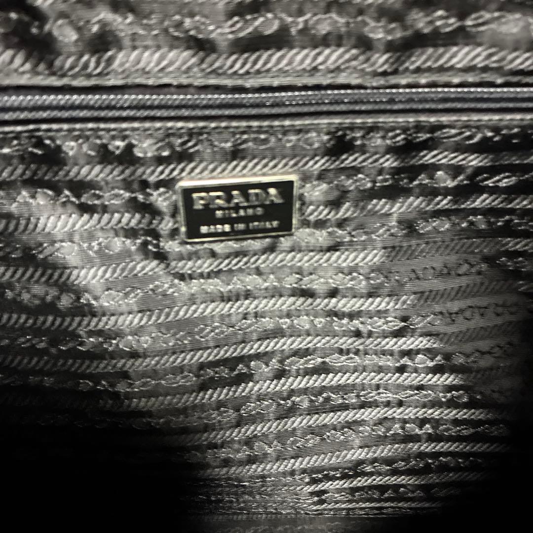 ✴︎正規品✴︎刻印あり✴︎プラダ　リュック　V130 NERO ブラック