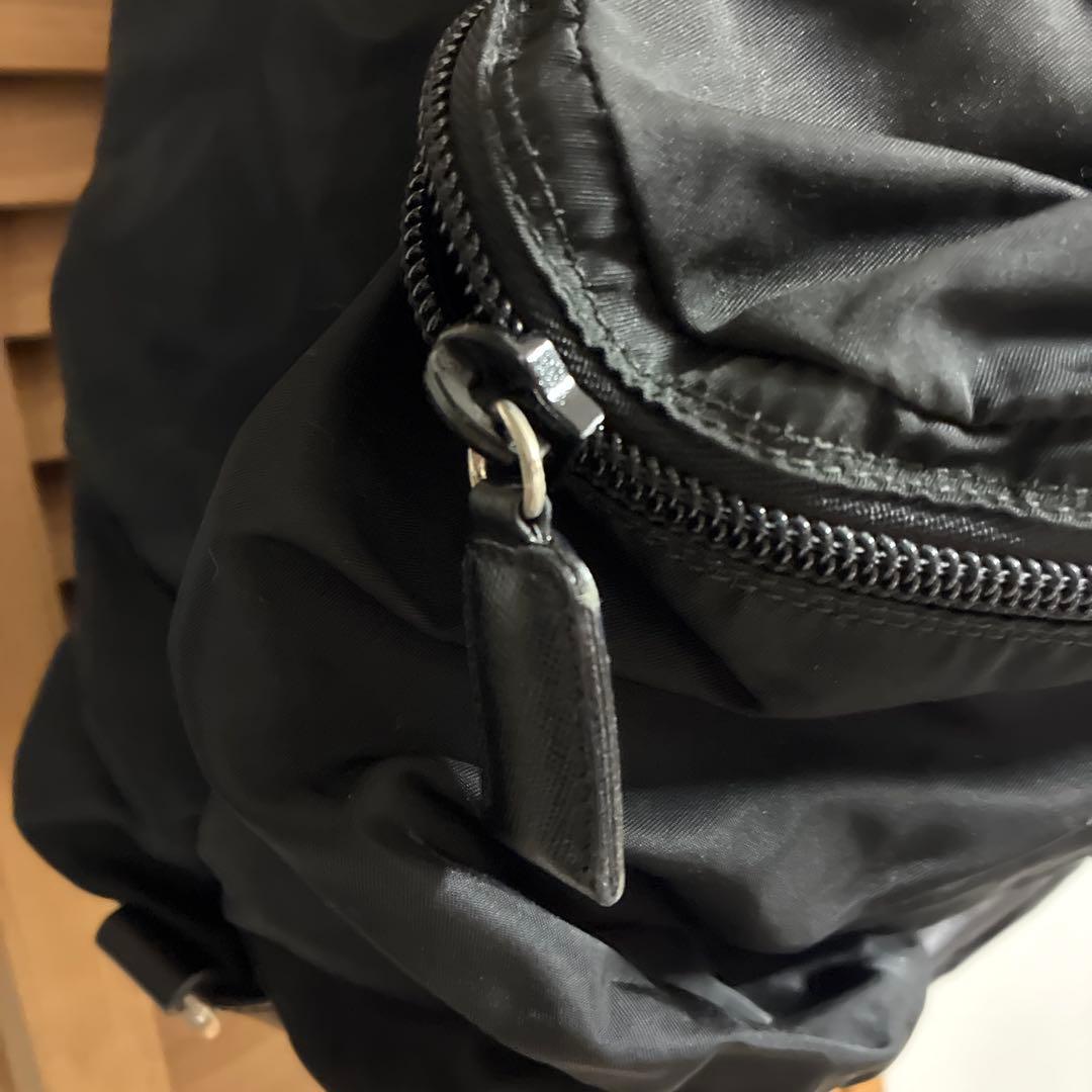 ✴︎正規品✴︎刻印あり✴︎プラダ　リュック　V130 NERO ブラック