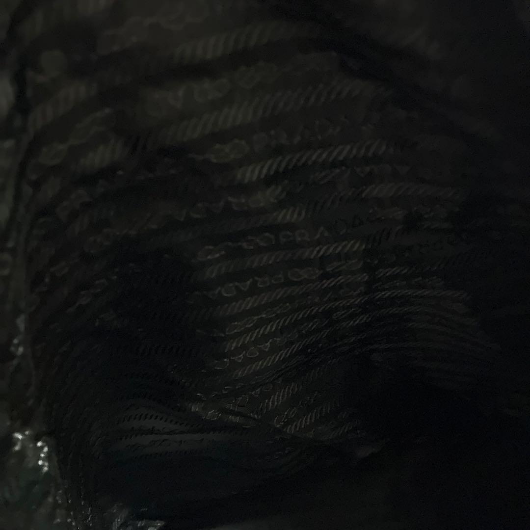✴︎正規品✴︎刻印あり✴︎プラダ　リュック　V130 NERO ブラック