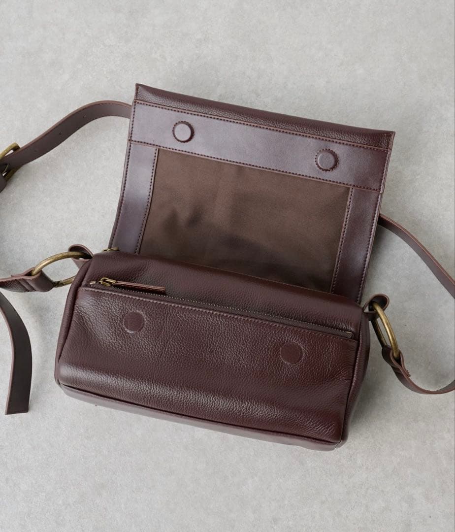 【新品未使用】BEARDSLEY ビアズリー レザーボディバッグ　ブラウン